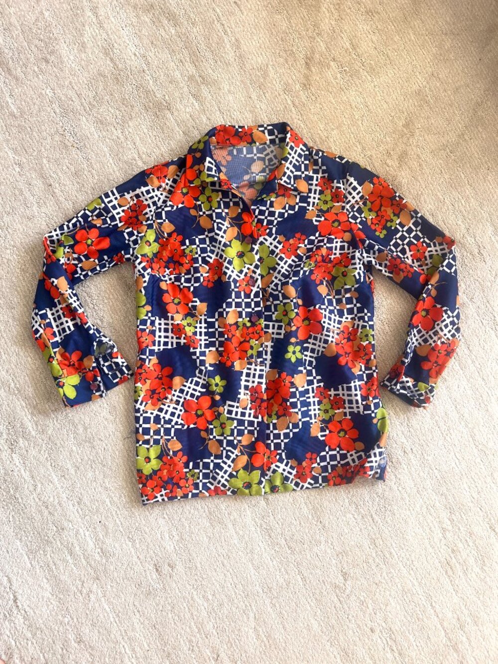 Funky 60's/70's Blouse - Bold Floral Print - Size Small/Medium